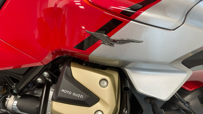 Moto Guzzi V100 Mandello S E5+ (25MY)